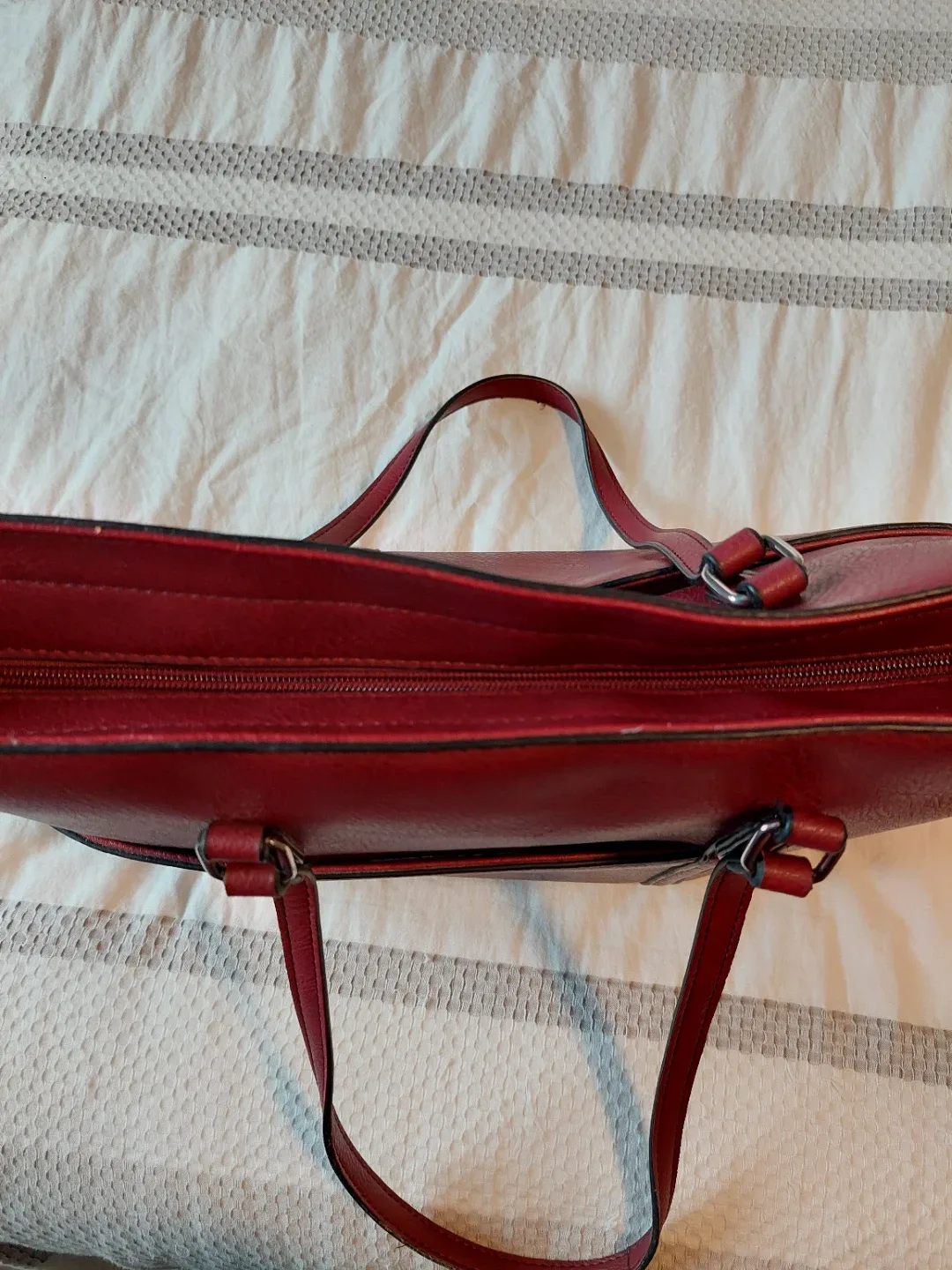 SevenDays Red Vegan Leather Handbag image indicator(5)