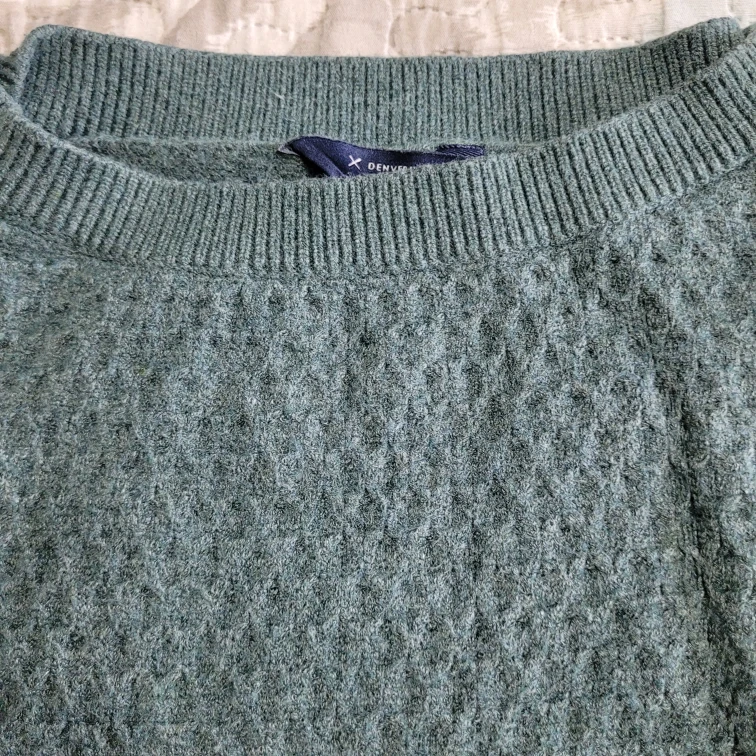 Ladies Size Small Petite Sweater - photo 4