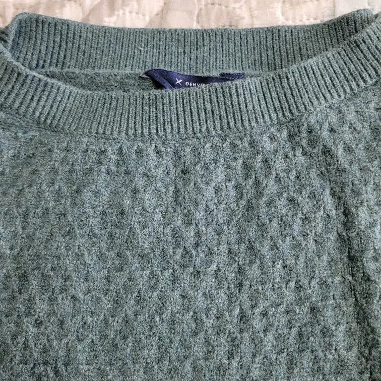 Ladies Size Small Petite Sweater image indicator(4)