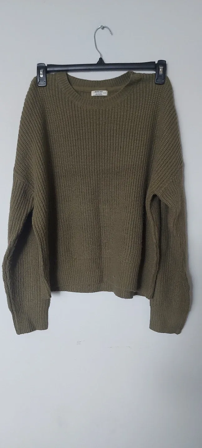 Assorted Women's Sweaters & Jackets image indicator(2)