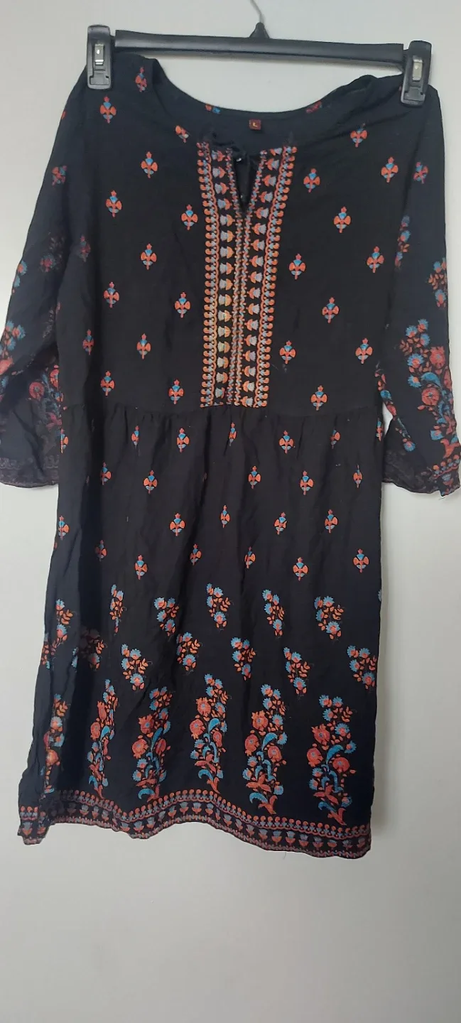 Assorted Women's Sweaters & Jackets image indicator(6)