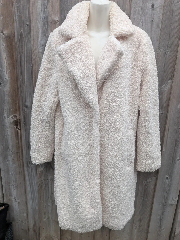 Cream Boucle Coat Size MEDIUM image indicator(2)