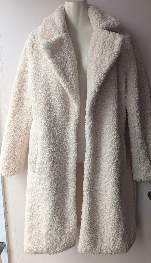 Cream Boucle Coat Size MEDIUM image indicator(3)