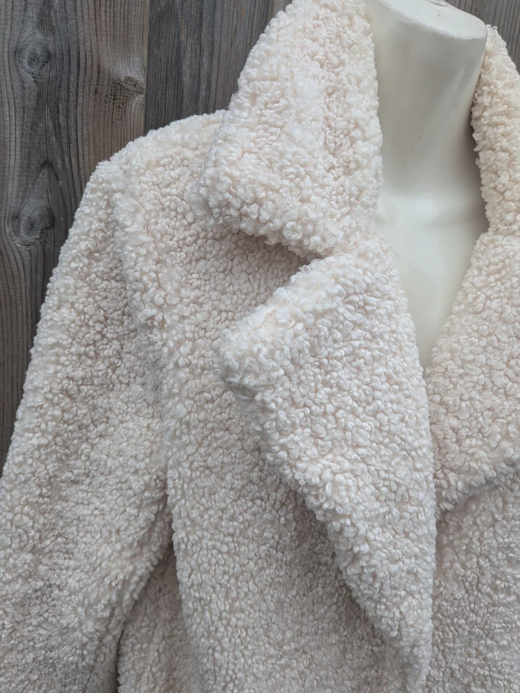 Cream Boucle Coat Size MEDIUM - photo 5
