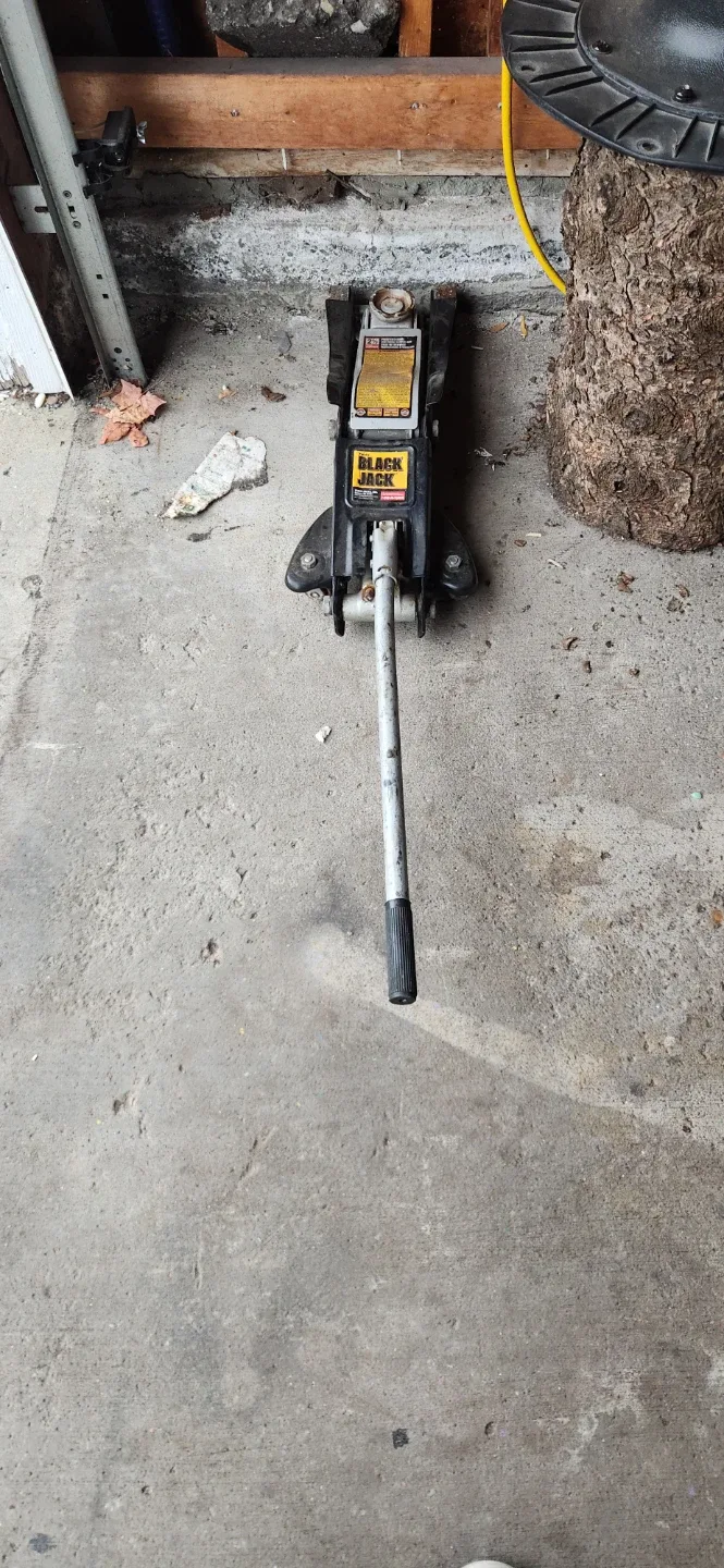 Torin Black Jack 2.5 Ton Floor Jack
