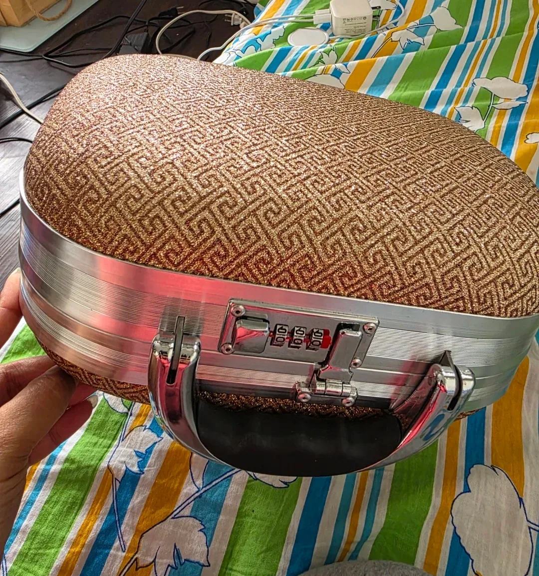 Vintage Gold Sparkly Makeup/Cosmetic Case with Lock