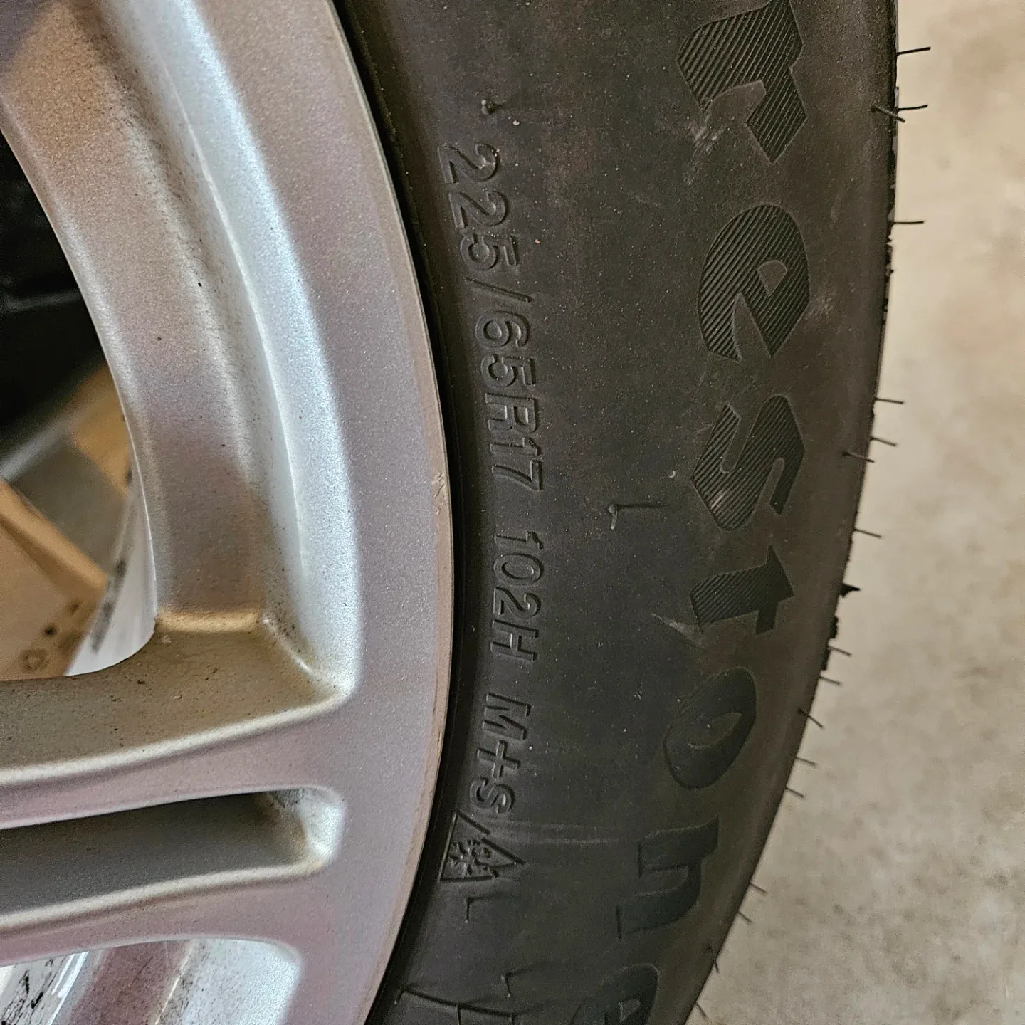 Firestone WeatherGrip 225/65R17 Tire image indicator(4)