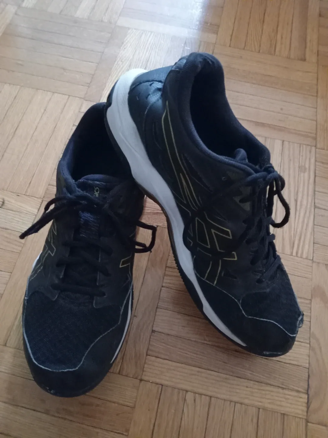 Asics Gel Rocket 9 Black/Gold Shoes