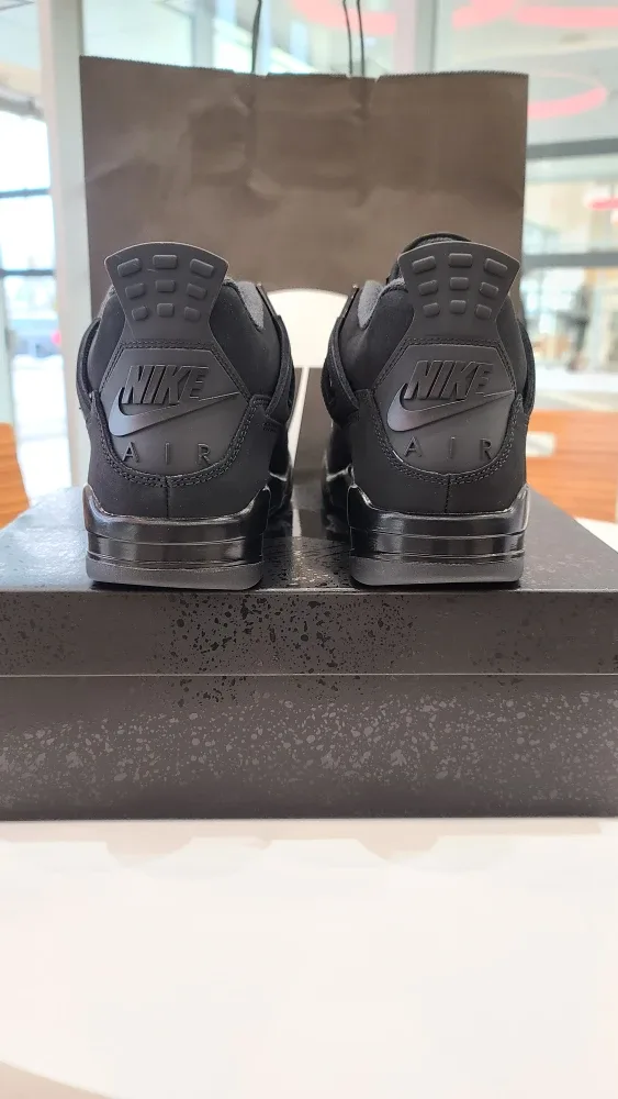 Nike Air Jordan 4 Retro Black Cat 2025! image indicator(3)