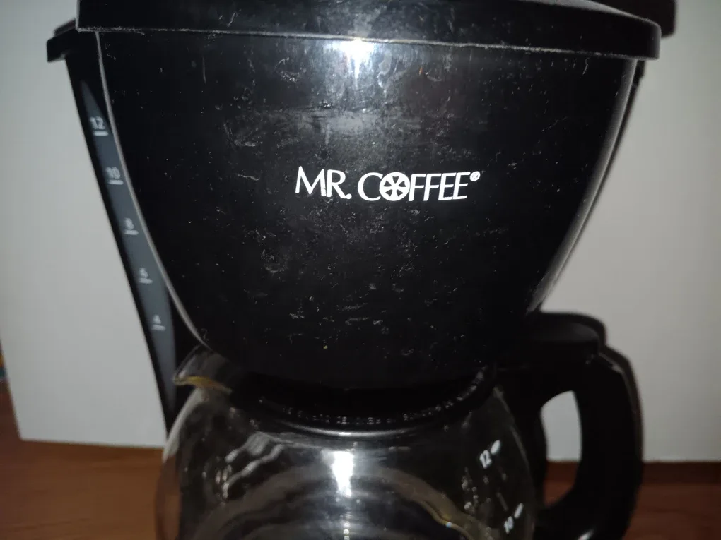 Mr. Coffee 12-Cup Coffee Maker image indicator(2)
