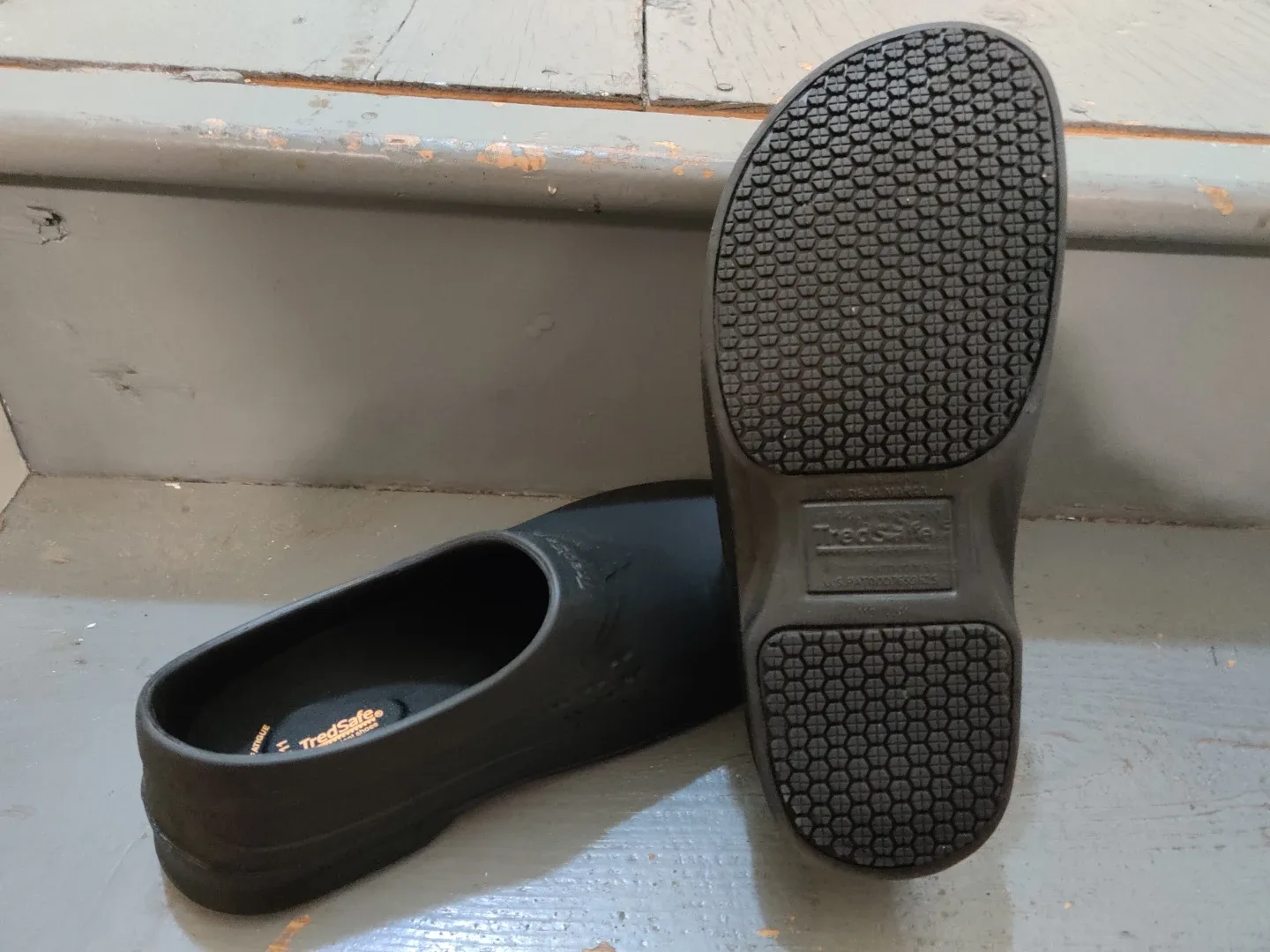 Tredsafe Slip-Resistant Clogs, Size 11 image indicator(2)