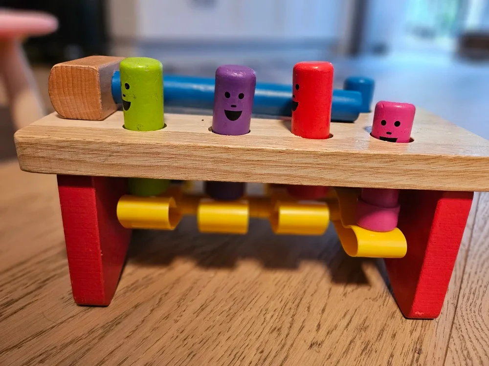 Hammering Toy with Smiling Pegs