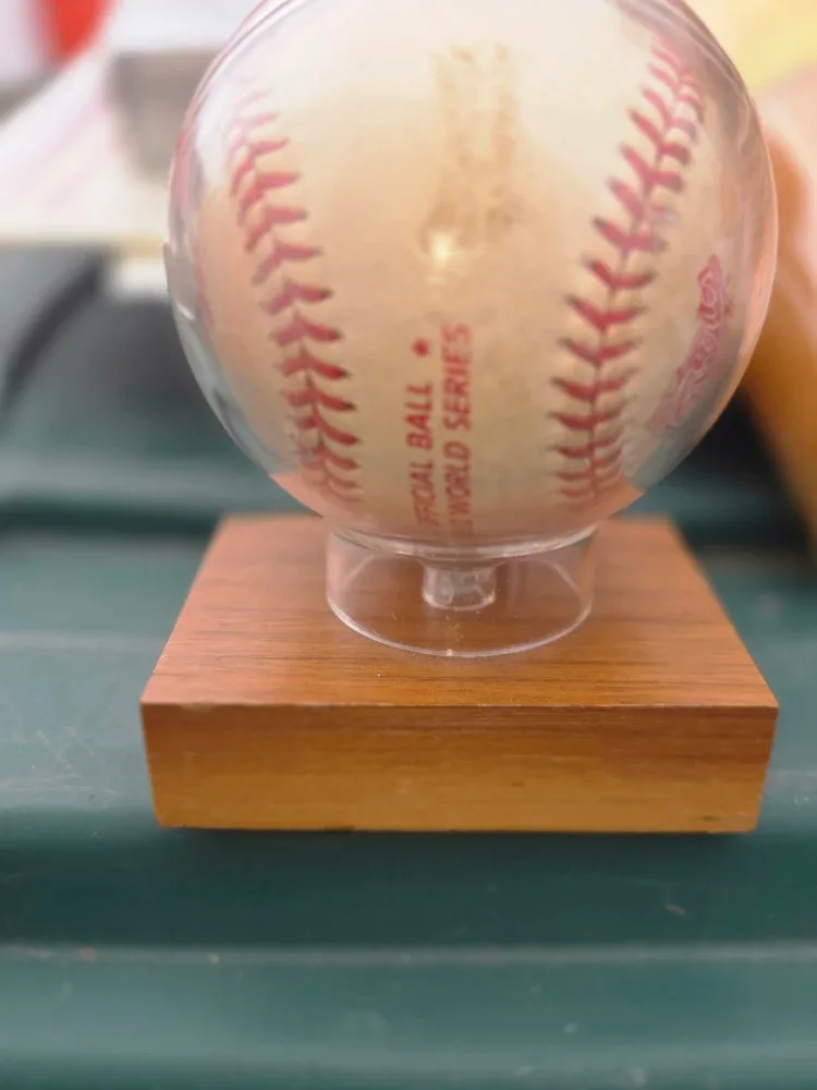 Juan Guzman Autographed Toronto Blue Jays Baseball image indicator(4)