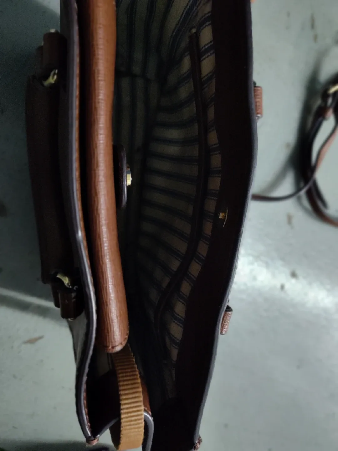 Dooney & Bourke Brown Satchel image indicator(6)