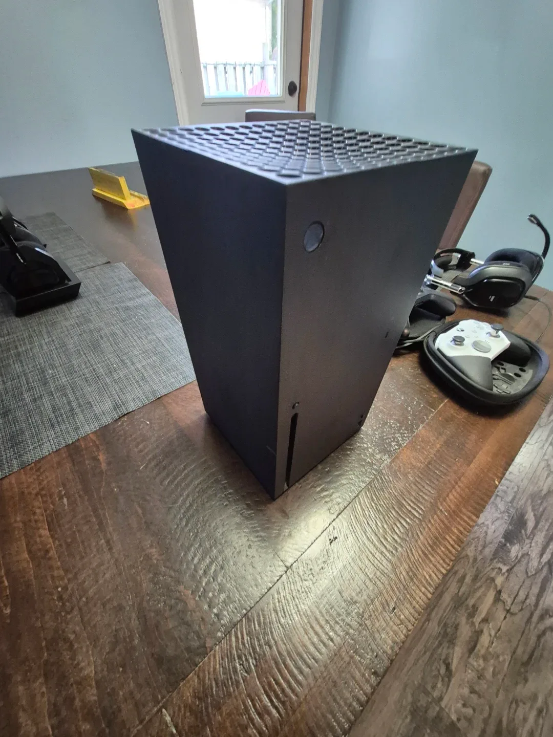 Xbox Elite Wireless Controller Series 2 & Turtle Beach Headset image indicator(6)