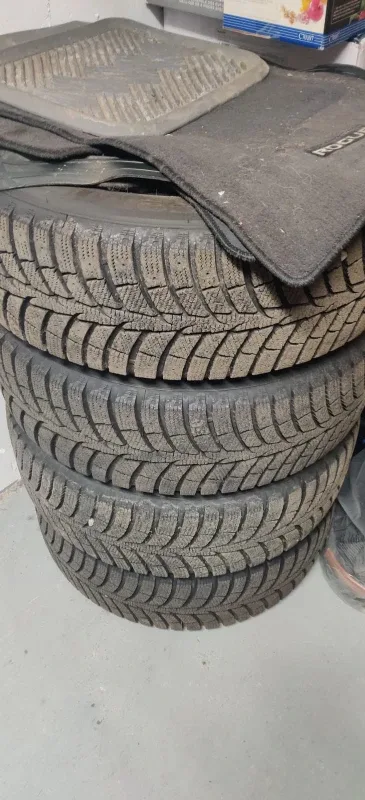 Laufenn i Fit Winter Ice Tires - 235/60R18
