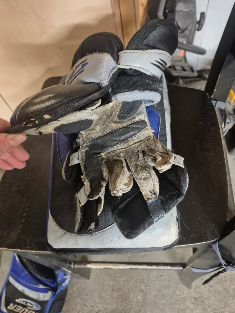 Bauer Reactor Goalie gloves