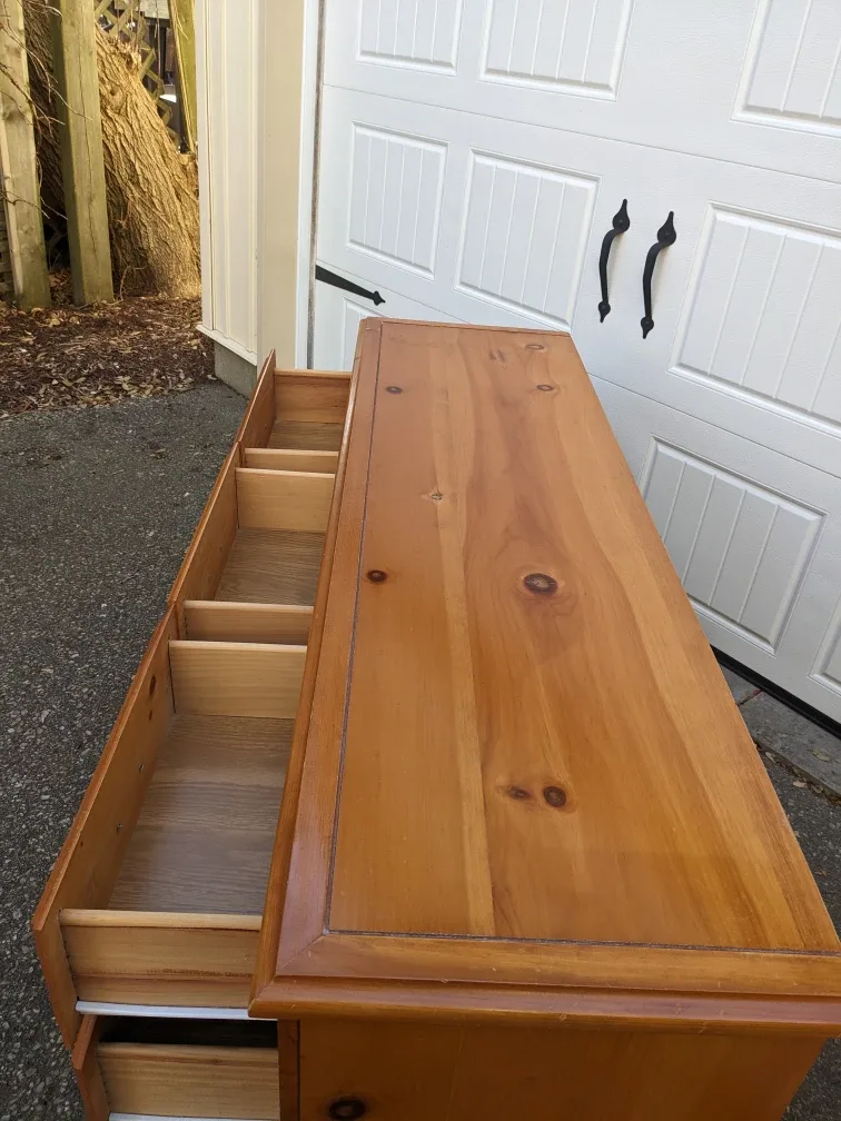 7 Drawer Dresser and Nightstand in Solid Pine image indicator(4)