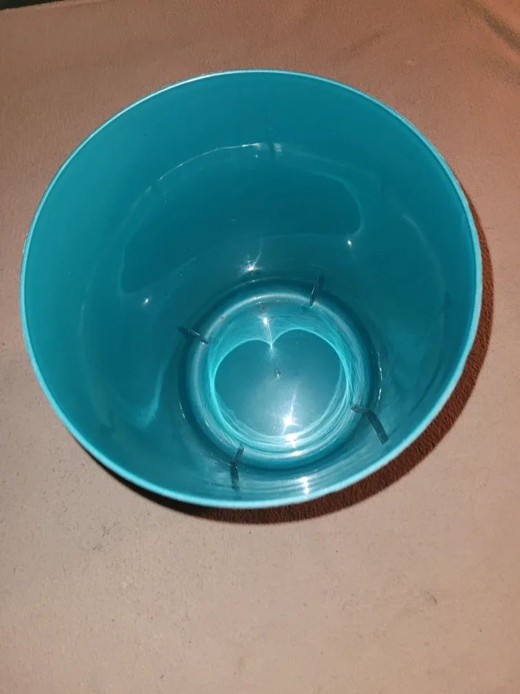 Green Plastic bucket 🥕🎯 thrifty pick image indicator(2)