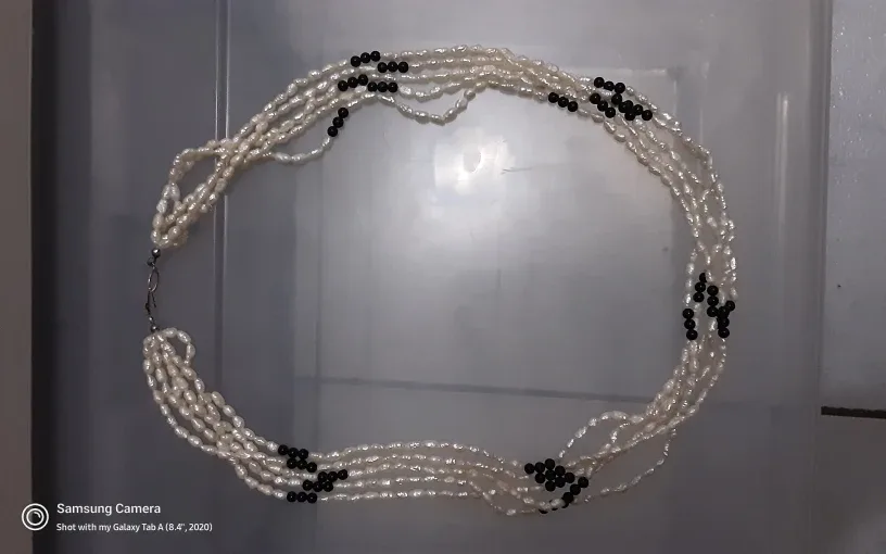 Rice Pearl Necklace with Black Beads image indicator(2)