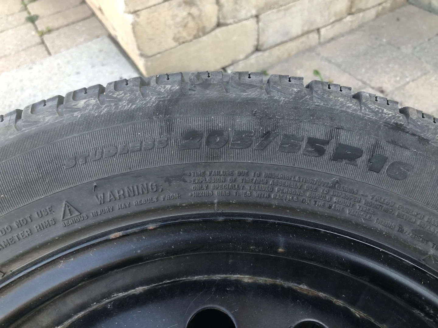 Set of 4 Winter Tires 205/55R16 image indicator(5)