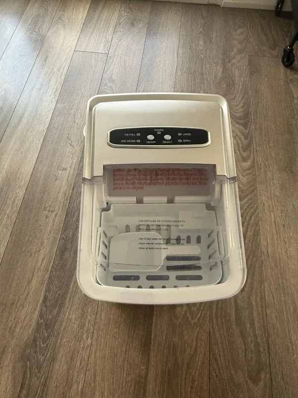 Insignia Portable Ice Maker - Like New!