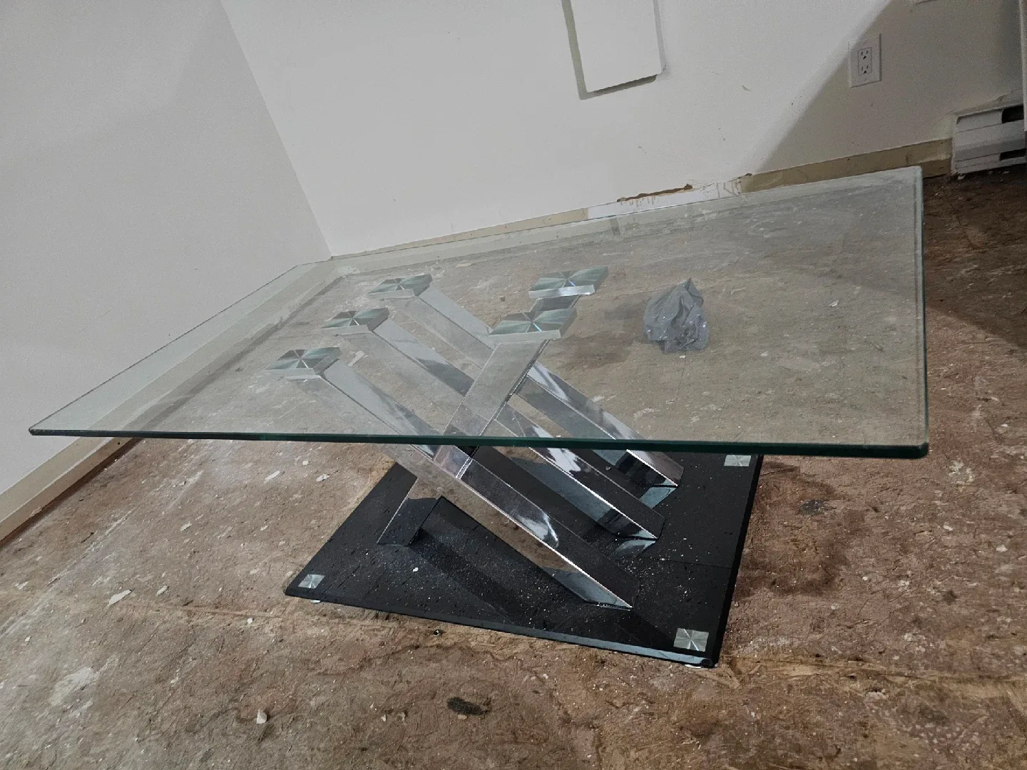 Glass Top Coffee Table with Chrome Legs image indicator(6)