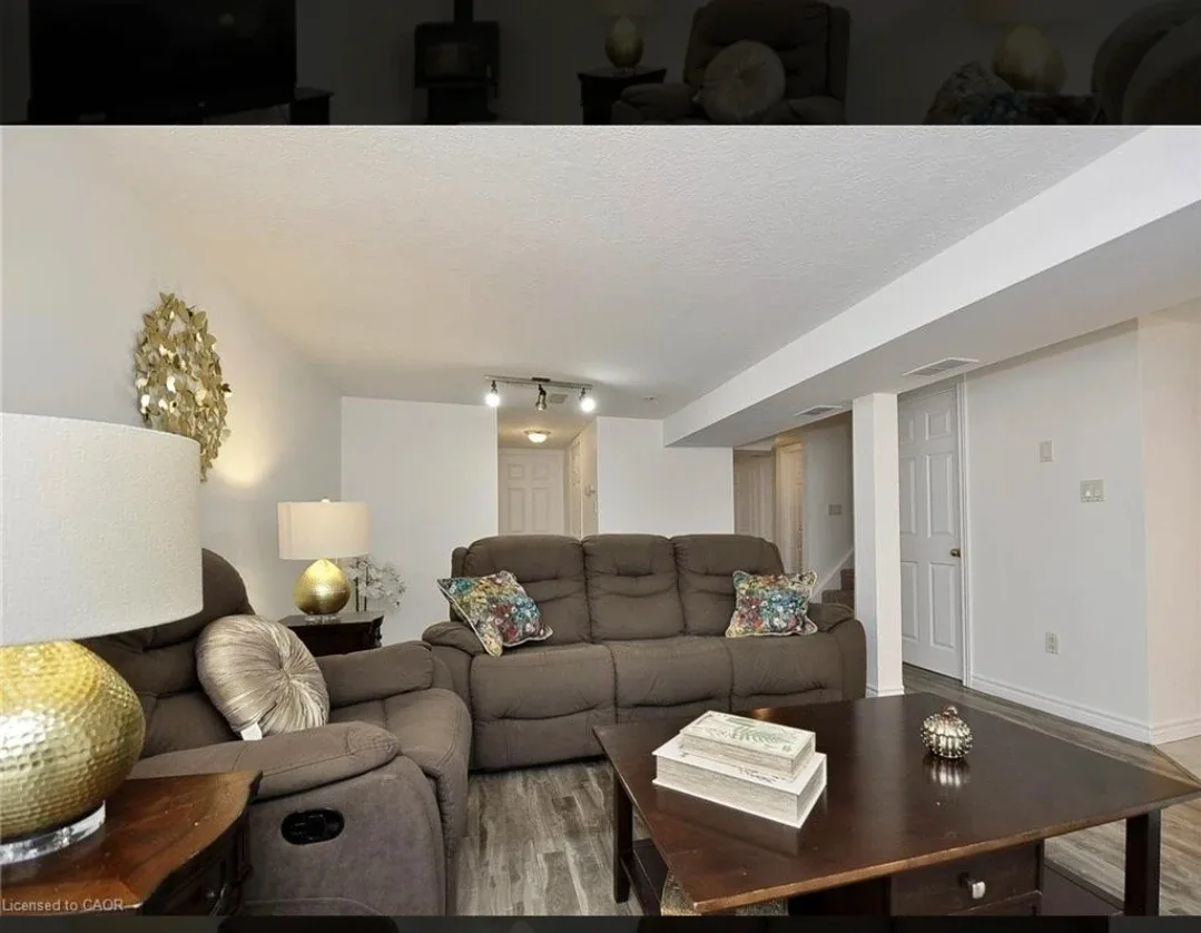 2BHK Basement for rent image indicator(3)