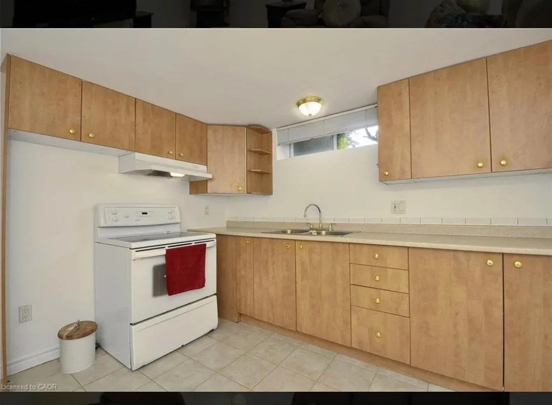 2BHK Basement for rent image indicator(4)