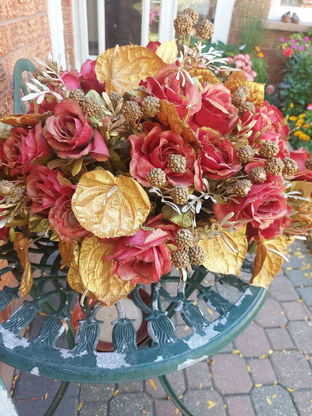 Floral Arrangement - Red & Gold🥕 thumbnail