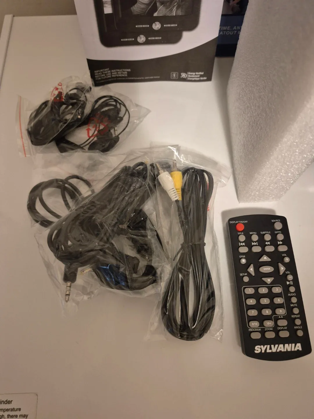 Sylvania 9" Dual Screen DVD Player - Like New! image indicator(5)