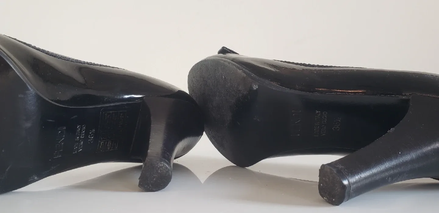 Fendi Patent Leather Black Heel B Buckle Vintage image indicator(5)