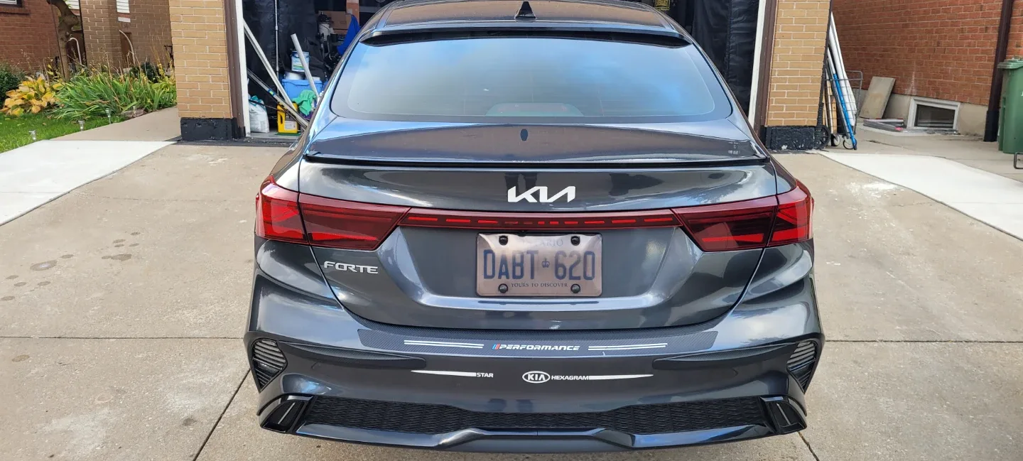 Kia Forte, Grey Sedan image indicator(7)