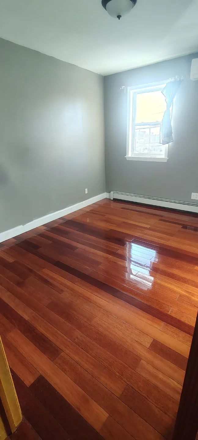 ROOM FOR RENT image indicator(5)