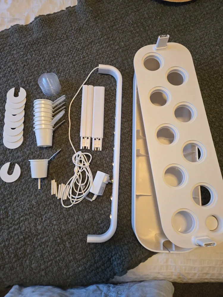 Click & Grow Indoor Garden