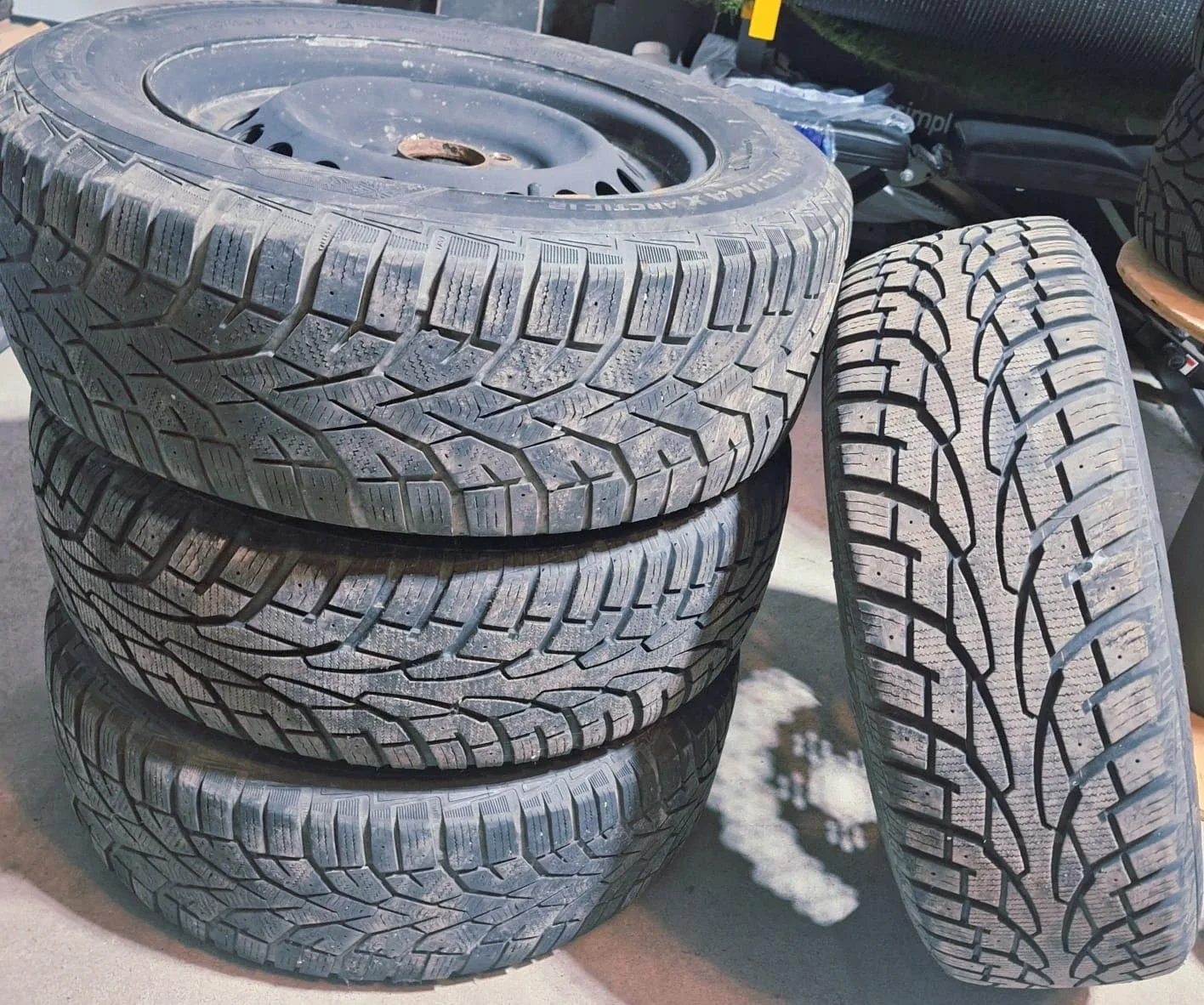 Set of 4 Winter Tires 205 / 65  R 15 thumbnail