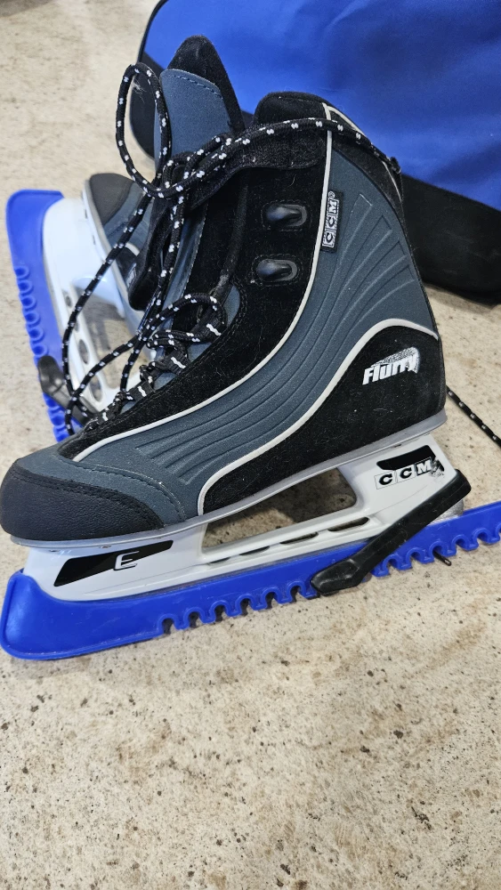 CCM Flurry Ice Skates - Women's Size 8 - photo 4