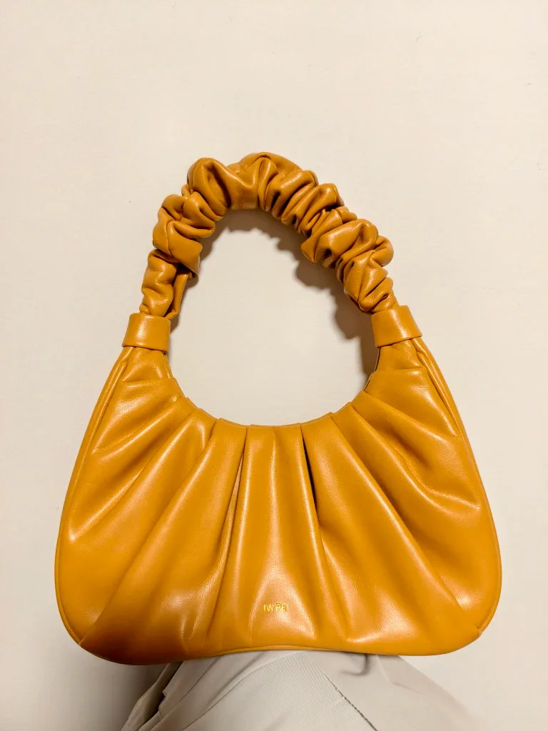 JW PEI Bag in orange image indicator(2)