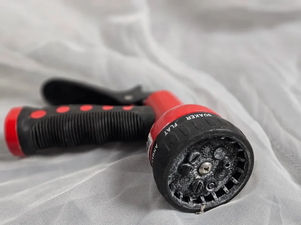 Garden Hose Nozzle - Multiple Spray Patterns