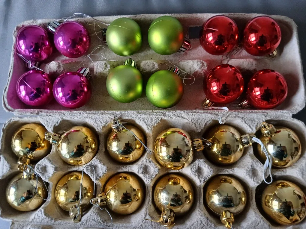24 Christmas Ornaments - Mixed Colour Set. Firm price.
