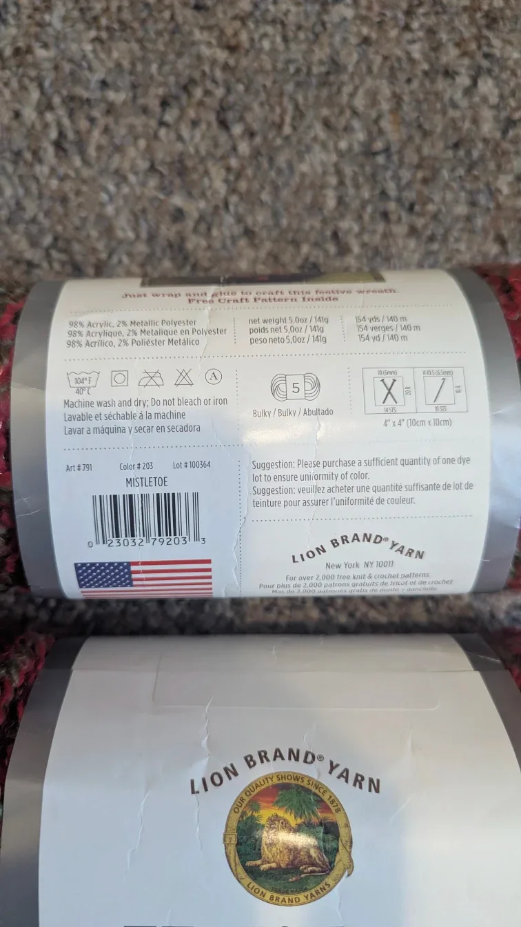 Lion Brand Holiday Homespun Yarn - Mistletoe image indicator(2)