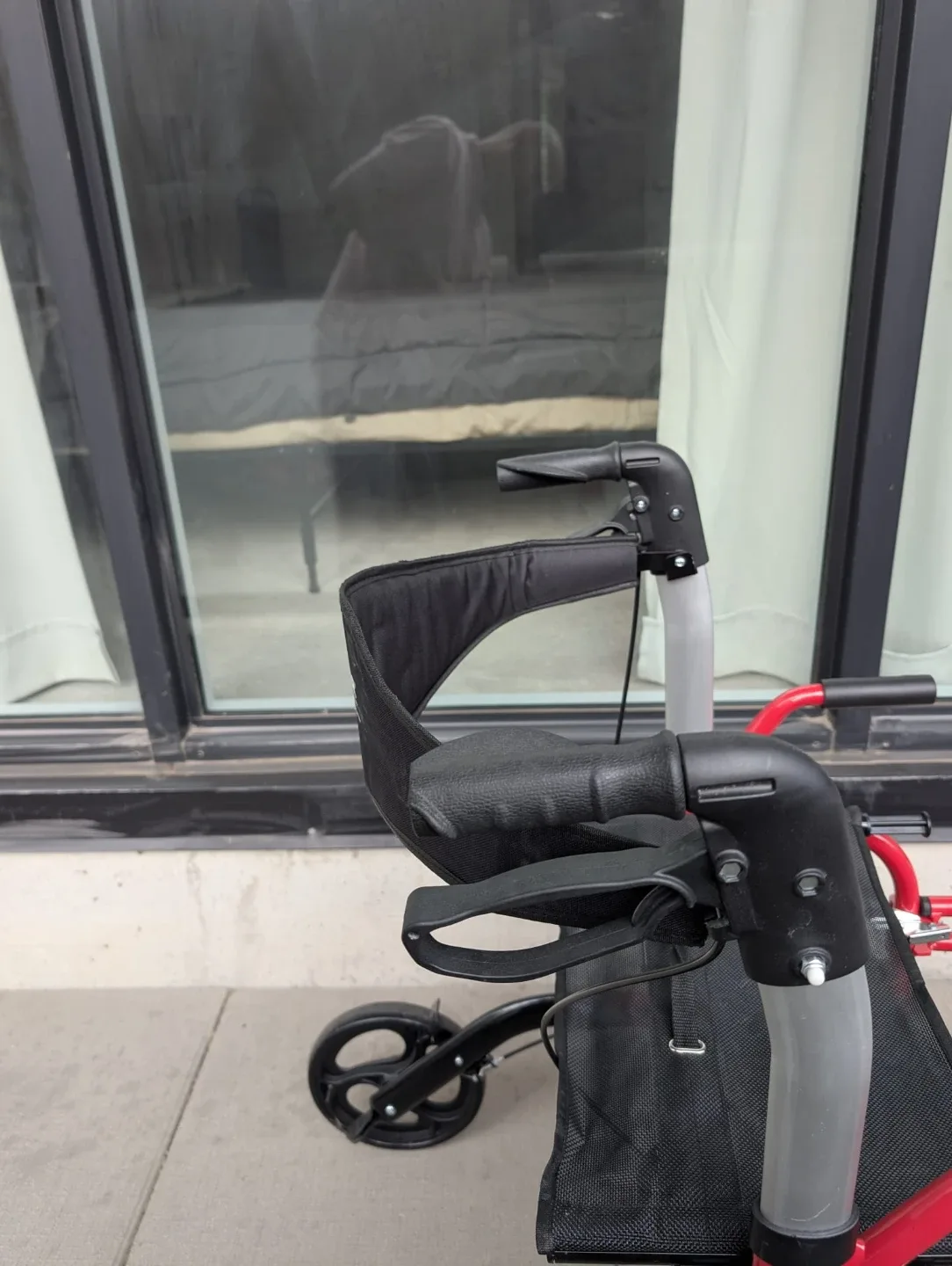 Vevor Red & Black Rolling Walker with wheel chair image indicator(4)