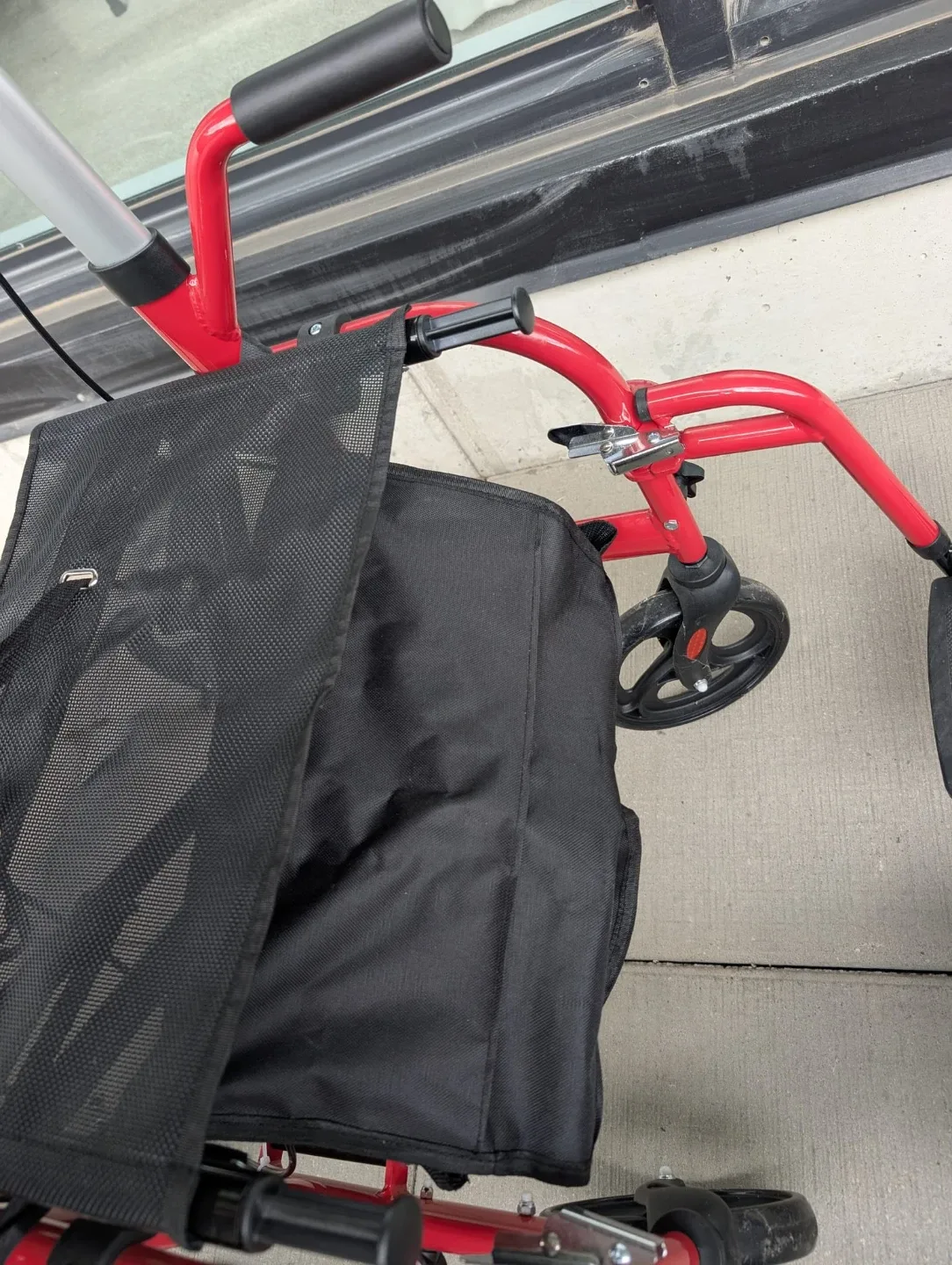 Vevor Red & Black Rolling Walker with wheel chair image indicator(5)