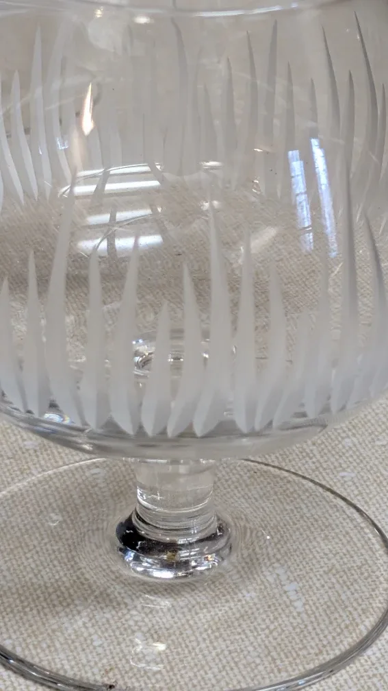 Set of 6 Etched Glass Wine Glasses image indicator(2)