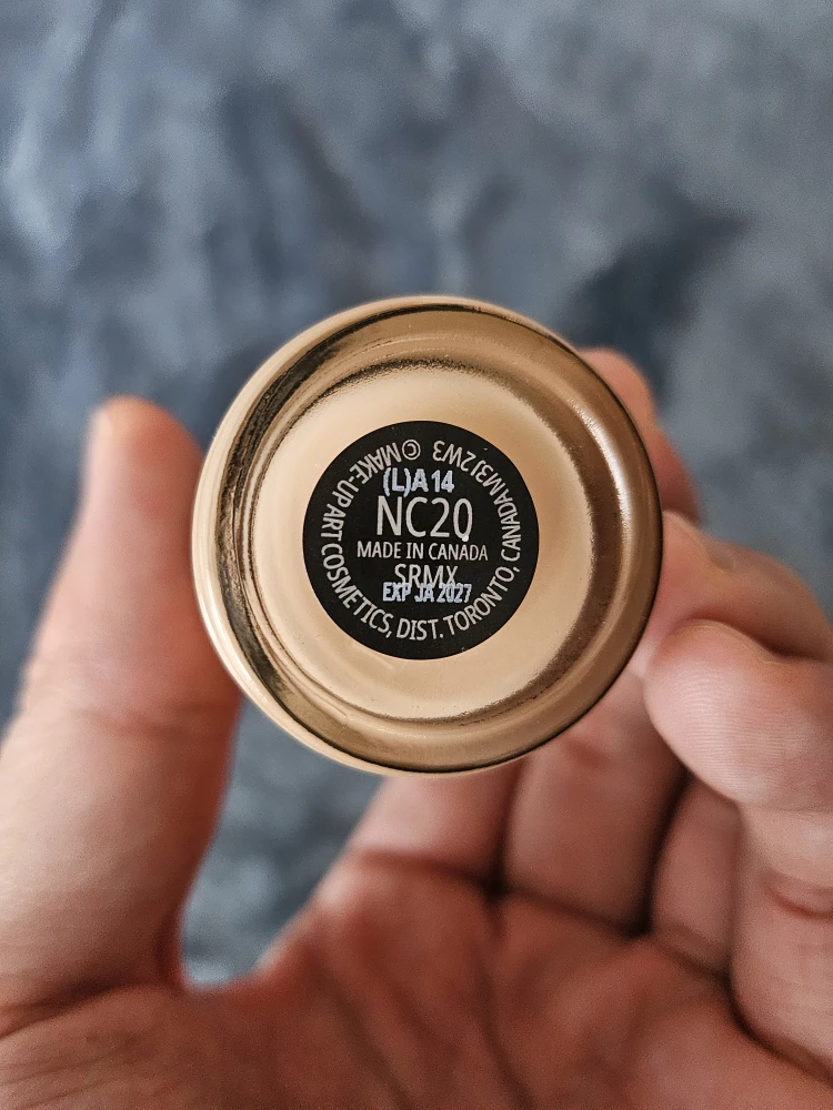 NC20 - MAC studio fix SPF 15 24HR foundation - photo 2