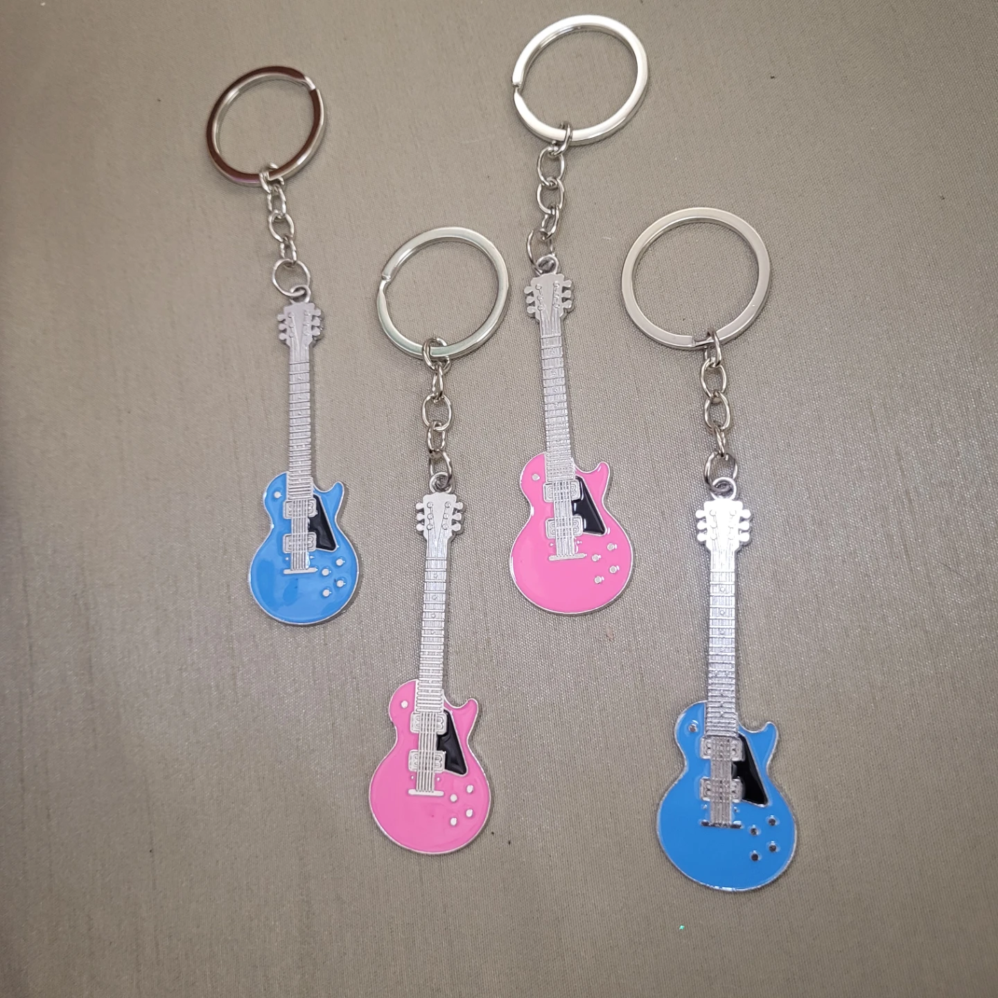 Guitar Keychains Brand New without Tags 3.00 or 2 for 5.00 - photo 2