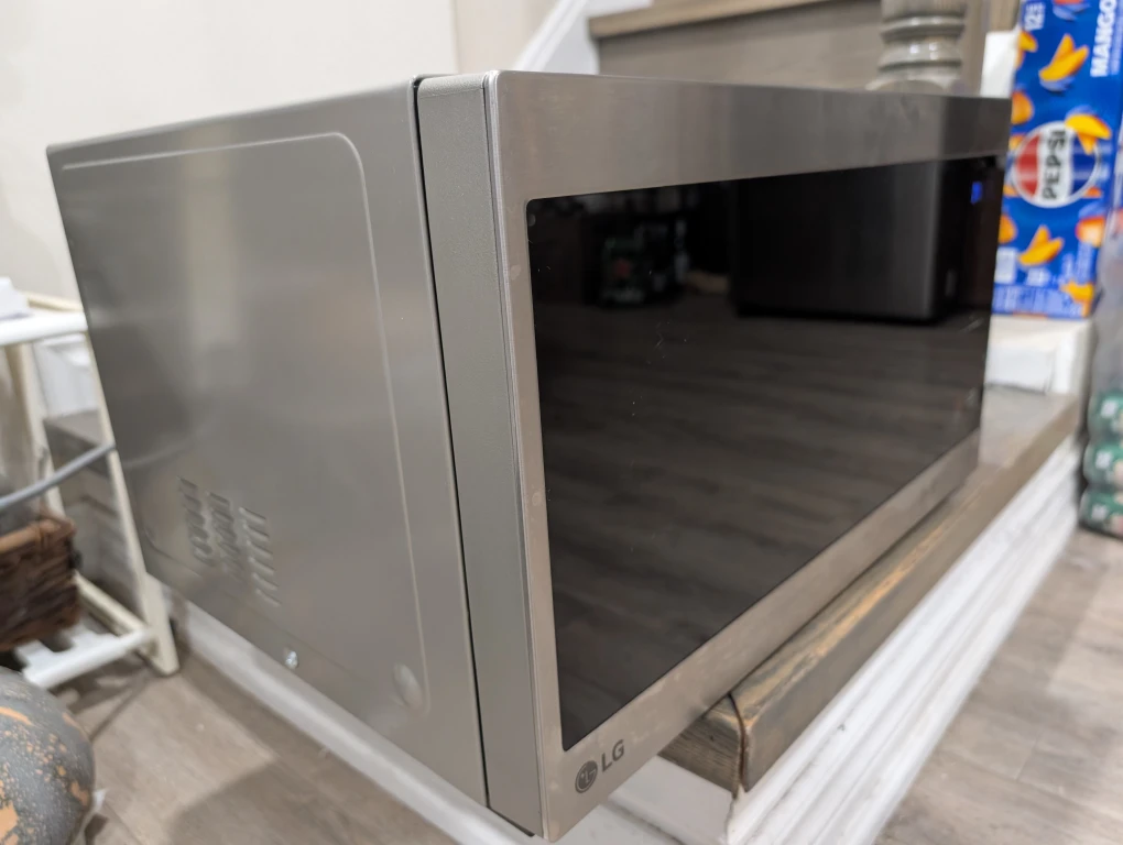 LG microwave - photo 3