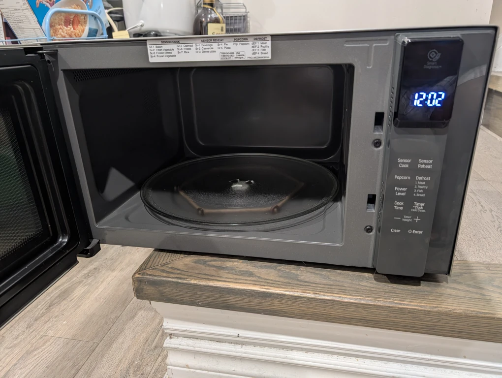 LG microwave - photo 5