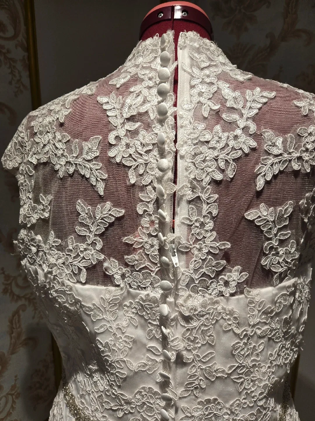 White Lace Wedding Dress image indicator(5)