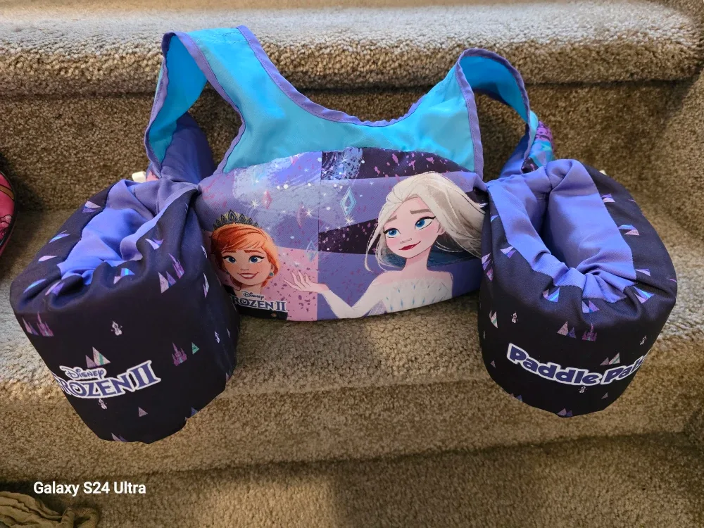 Disney Frozen II Paddle Pals Learn-to-Swim Life Jacket image indicator(4)